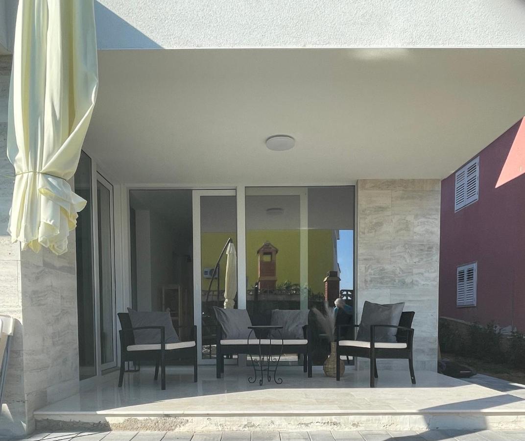 Vila Regina Apartment Rex With Swimming Pool Jezera Exterior photo